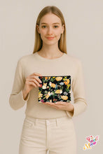 Load image into Gallery viewer, Medium Coin Pouch - Floral (Black)
