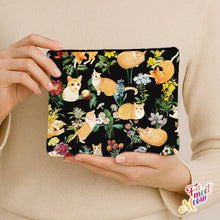 Load image into Gallery viewer, Medium Coin Pouch - Floral (Black)
